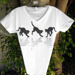 "CATS REFLECTIONS" Short Sleeve Cotton V-Neck